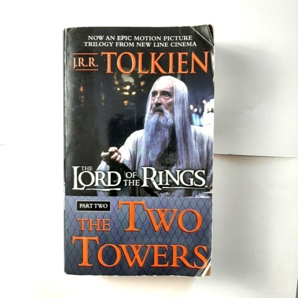 The Two Towers, J. R. R. Tolkien Paperback The Lord of the Rings Part 2